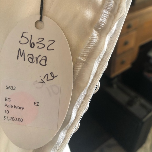 NWT Modeca Wedding Dress - Picture 8 of 8